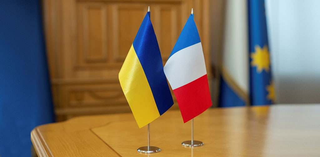 флаги украины и франции флаги украины и франции