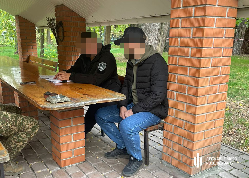ГБР сообщило о подозрении военнослужащему, который на Днепропетровщине пьяным совершил ДТП с двумя погибшими ГБР сообщило о подозрении военнослужащему, который на Днепропетровщине пьяным совершил ДТП с двумя погибшими