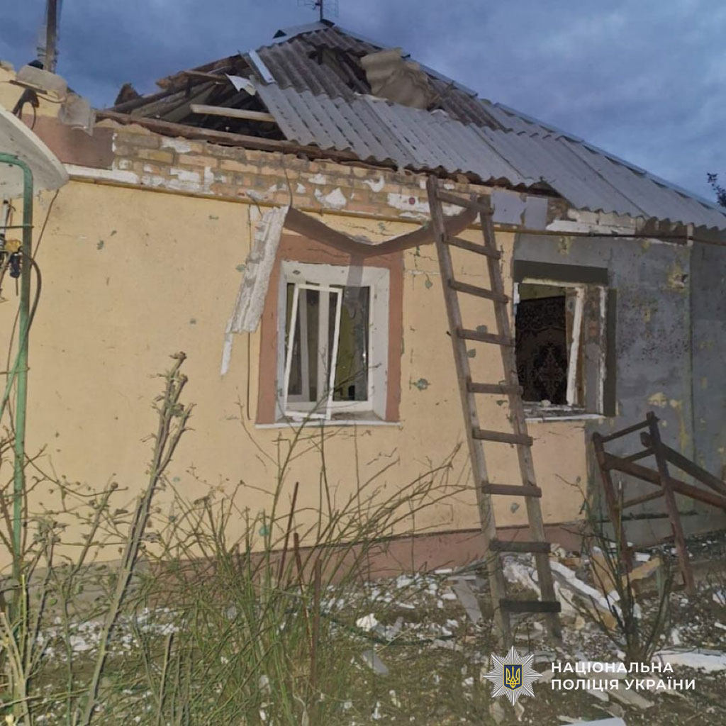 На Днепропетровщине в результате вражеского удара погибла женщина, разрушены гражданские объекты: на местах продолжается работа следователей На Днепропетровщине в результате вражеского удара погибла женщина, разрушены гражданские объекты: на местах продолжается работа следователей