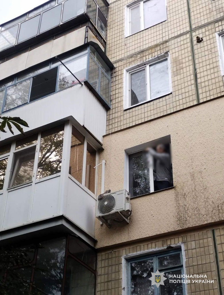 На Днепропетровщине в результате вражеского удара погибла женщина, разрушены гражданские объекты: на местах продолжается работа следователей На Днепропетровщине в результате вражеского удара погибла женщина, разрушены гражданские объекты: на местах продолжается работа следователей