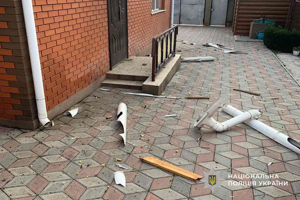 На Днепропетровщине в результате вражеских атак погибшая, пострадали люди, среди них полицейские: следователи фиксируют последствия военных преступлений На Днепропетровщине в результате вражеских атак погибшая, пострадали люди, среди них полицейские: следователи фиксируют последствия военных преступлений