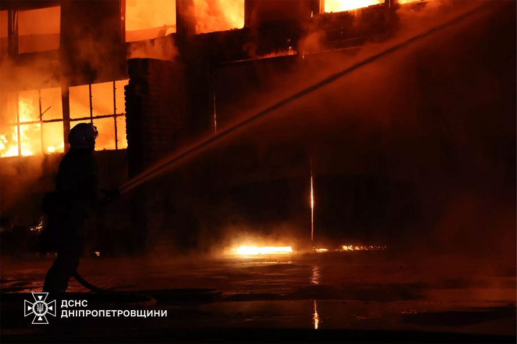 На Днепропетровщине в результате вражеских атак погибшая, пострадали люди, среди них полицейские: следователи фиксируют последствия военных преступлений На Днепропетровщине в результате вражеских атак погибшая, пострадали люди, среди них полицейские: следователи фиксируют последствия военных преступлений
