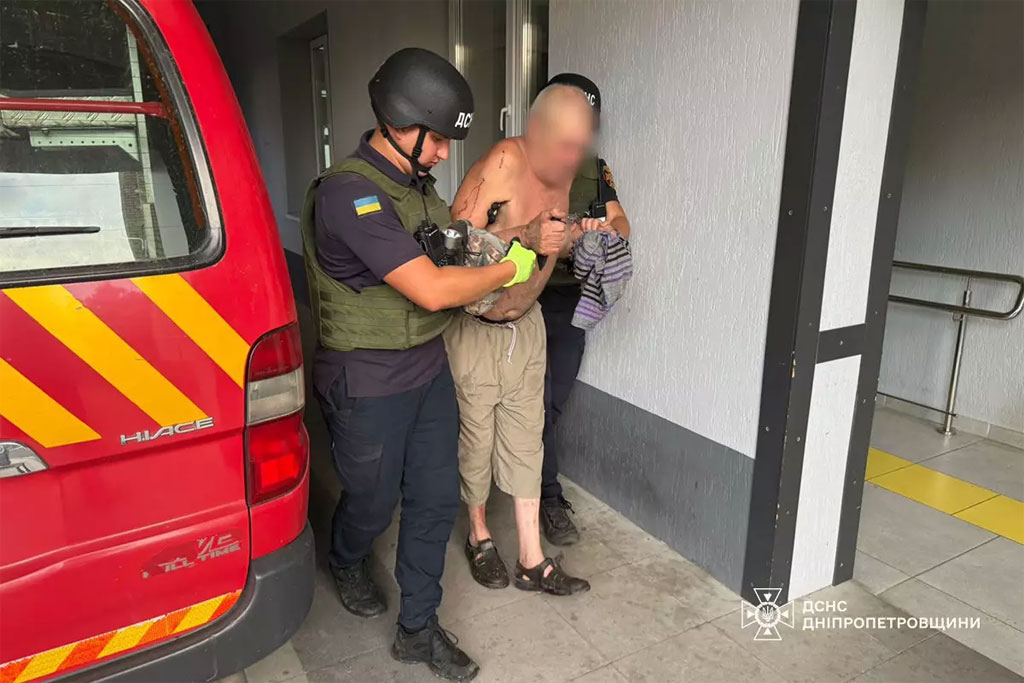 На Днепропетровщине в результате российской агрессии погибла женщина, есть раненые: полицейские задокументировали последствия военных преступлений На Днепропетровщине в результате российской агрессии погибла женщина, есть раненые: полицейские задокументировали последствия военных преступлений