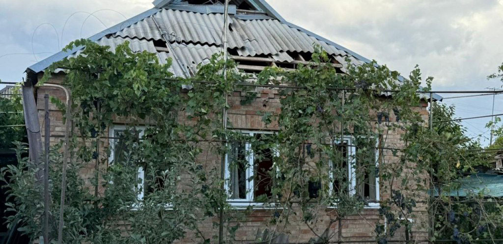 На Днепропетровщине в результате российской агрессии погибла женщина, есть раненые: полицейские задокументировали последствия военных преступлений На Днепропетровщине в результате российской агрессии погибла женщина, есть раненые: полицейские задокументировали последствия военных преступлений