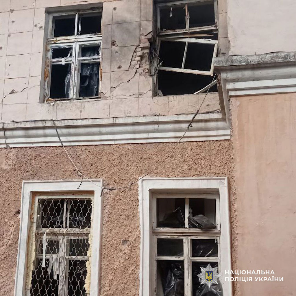 Пять общин Никопольщины получили удары врага: на местах работают следователи полиции Пять общин Никопольщины получили удары врага: на местах работают следователи полиции