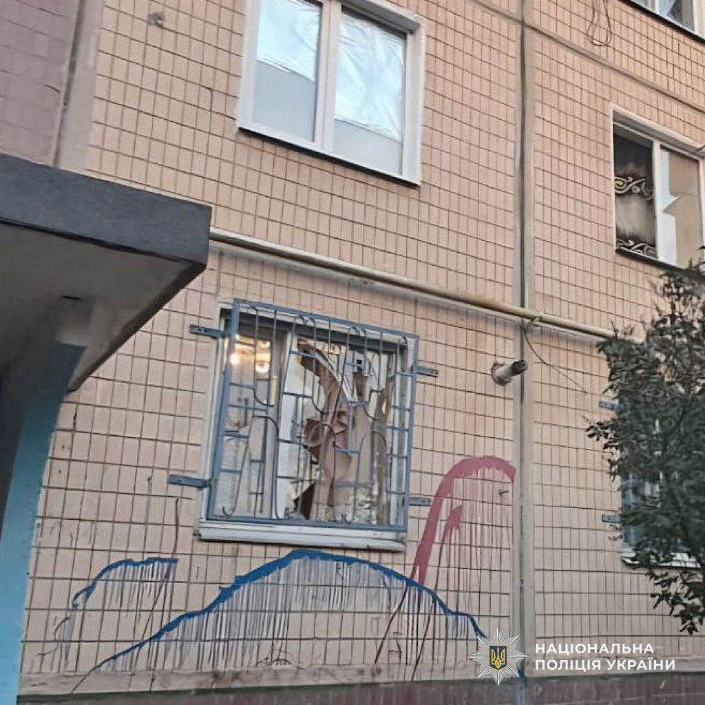 Пять общин Никопольщины получили удары врага: на местах работают следователи полиции Пять общин Никопольщины получили удары врага: на местах работают следователи полиции