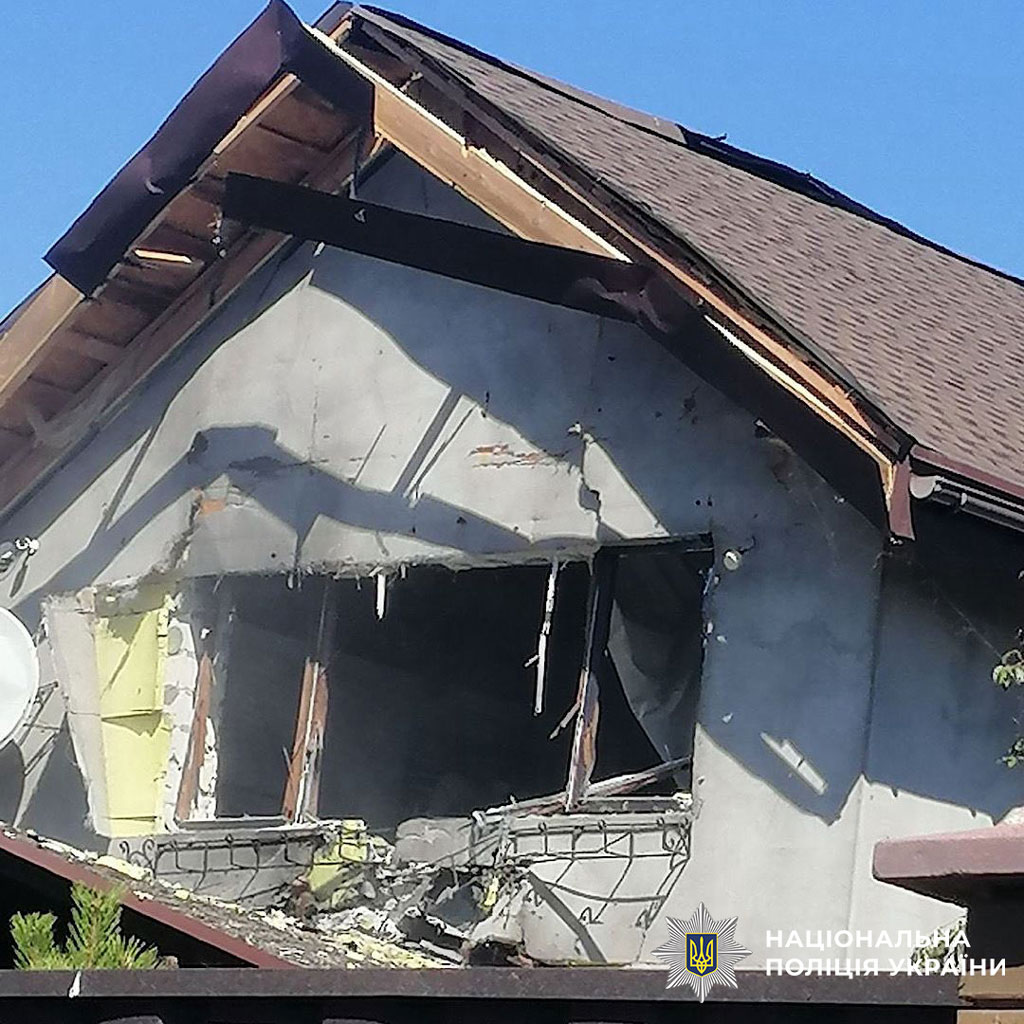 На протяжении суток враг атаковал населенные пункты Днепропетровщины, есть раненые и разрушения: на местах работают следственно-оперативные группы полиции На протяжении суток враг атаковал населенные пункты Днепропетровщины, есть раненые и разрушения: на местах работают следственно-оперативные группы полиции