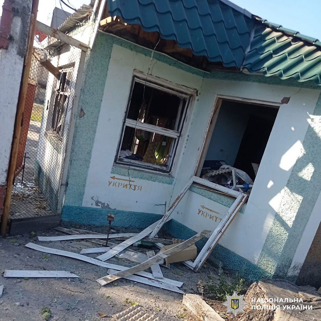 В Днепропетровской области из-за российских обстрелов пострадали шесть человек: полиция документирует последствия вражеских ударов В Днепропетровской области из-за российских обстрелов пострадали шесть человек: полиция документирует последствия вражеских ударов