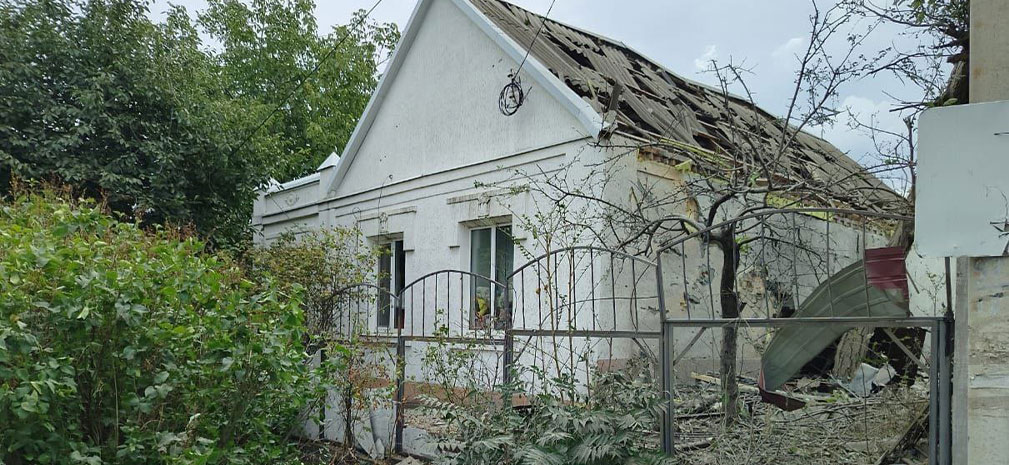 На Днепропетровщине в результате российской атаки пострадали два человека: полицейские задокументировали последствия военных преступлений На Днепропетровщине в результате российской атаки пострадали два человека: полицейские задокументировали последствия военных преступлений