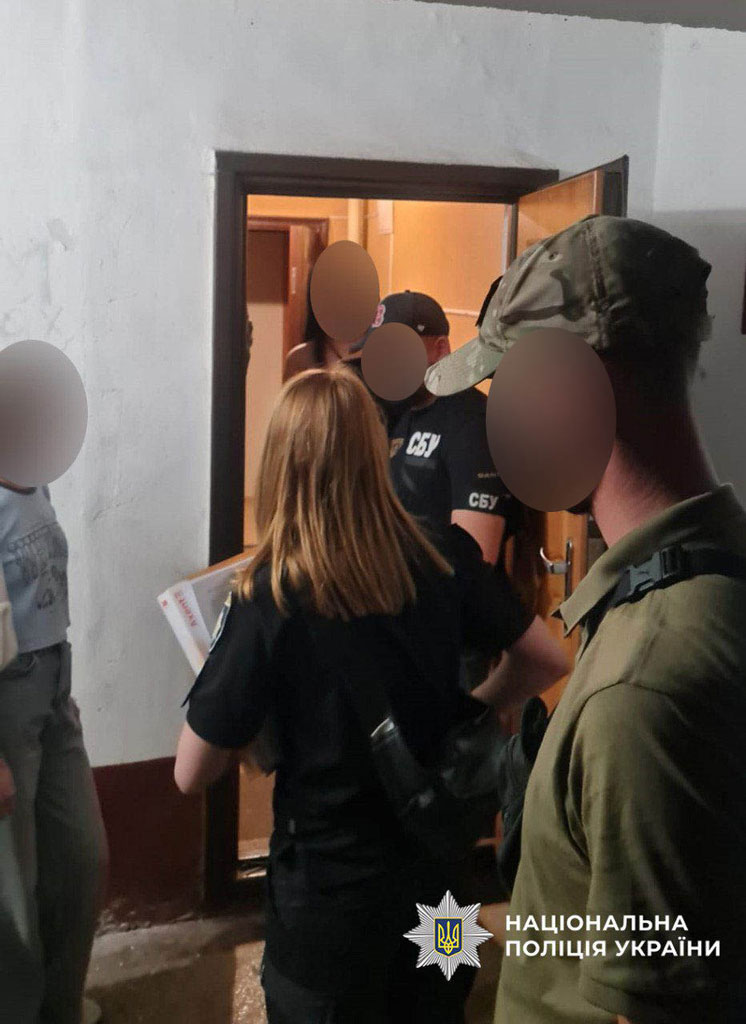 Полицейские Днепропетровщины разоблачили участников преступной группы, которые организовывали незаконную переправку мужчин за границу Полицейские Днепропетровщины разоблачили участников преступной группы, которые организовывали незаконную переправку мужчин за границу