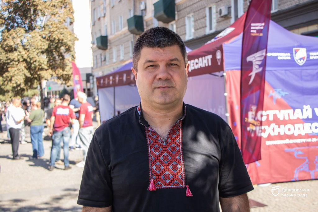 В Днепре ко Дню города открыли интерактивную локацию 7-го корпуса Десантно-штурмовых войск Украины В Днепре ко Дню города открыли интерактивную локацию 7-го корпуса Десантно-штурмовых войск Украины