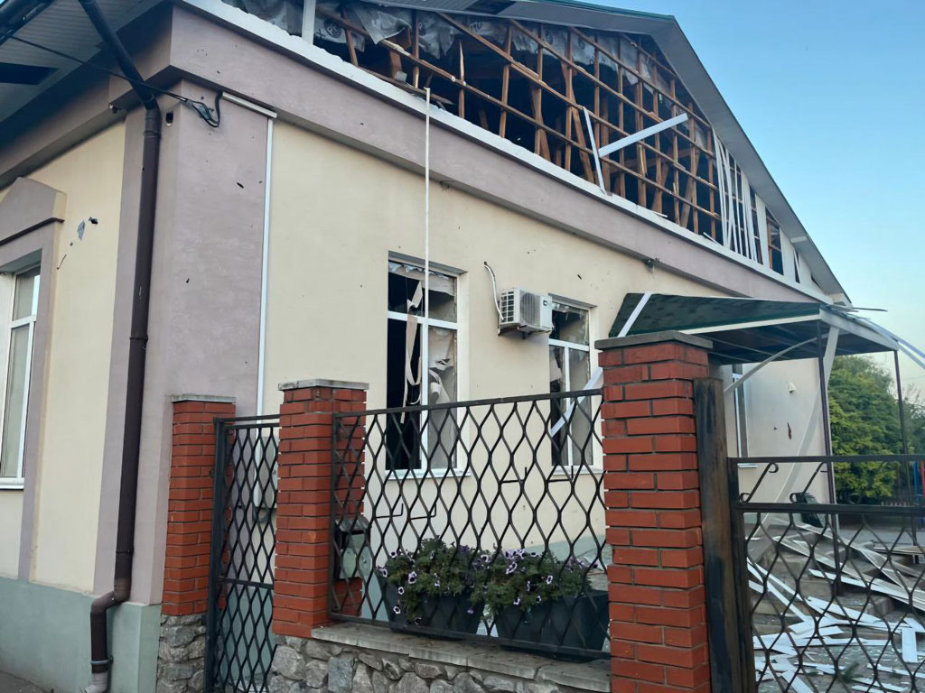 Враг продолжил атаки на прифронтовые общины Днепропетровщины, пять человек получили травмы: на местах вражеских ударов работают следователи Враг продолжил атаки на прифронтовые общины Днепропетровщины, пять человек получили травмы: на местах вражеских ударов работают следователи