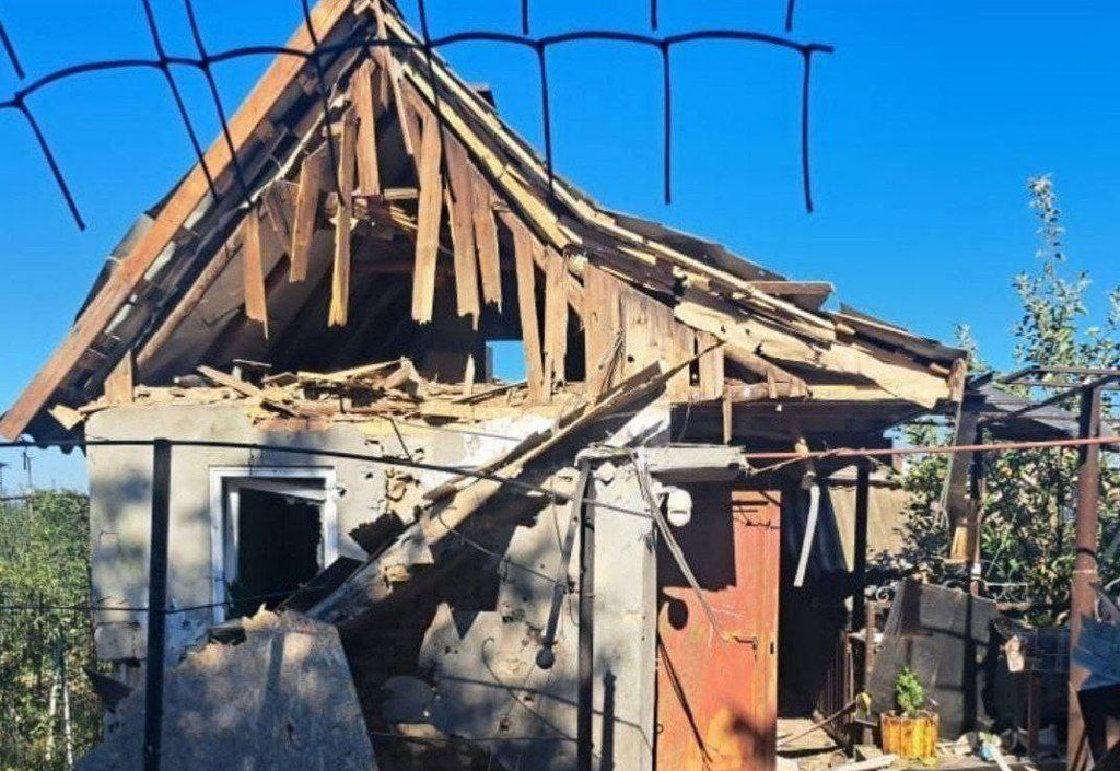 За сутки четыре района Днепропетровщины были под обстрелами вражеской армии: полицейские задокументировали последствия военных преступлений россиян За сутки четыре района Днепропетровщины были под обстрелами вражеской армии: полицейские задокументировали последствия военных преступлений россиян