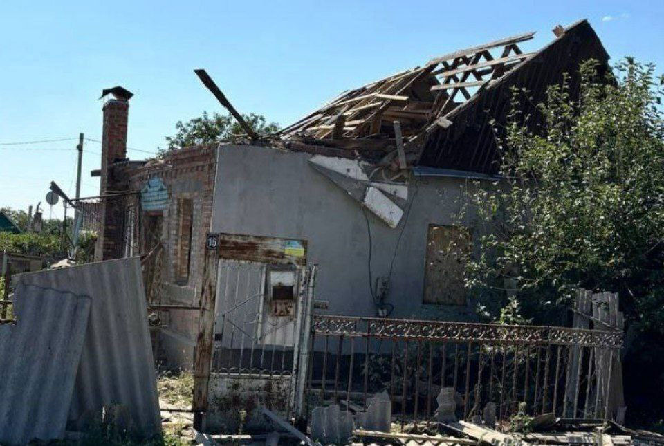 За сутки четыре района Днепропетровщины были под обстрелами вражеской армии: полицейские задокументировали последствия военных преступлений россиян За сутки четыре района Днепропетровщины были под обстрелами вражеской армии: полицейские задокументировали последствия военных преступлений россиян