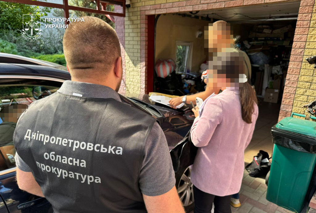 В Днепре разоблачена схема незаконного переоформления недвижимости по поддельным документам – подозревается группа лиц во главе с помощником частного нотариуса В Днепре разоблачена схема незаконного переоформления недвижимости по поддельным документам – подозревается группа лиц во главе с помощником частного нотариуса