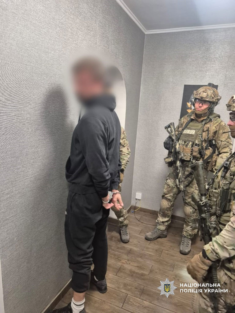 В Каменском разыскали и задержали мужчину, подозреваемого в убийстве жены В Каменском разыскали и задержали мужчину, подозреваемого в убийстве жены