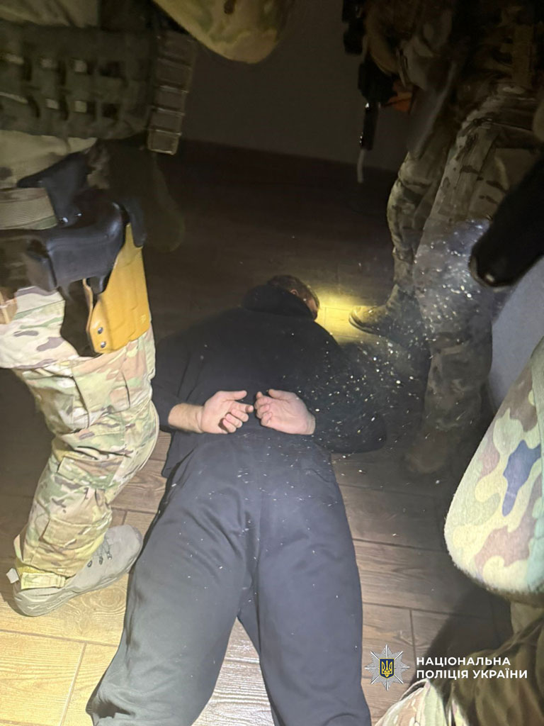 В Каменском разыскали и задержали мужчину, подозреваемого в убийстве жены В Каменском разыскали и задержали мужчину, подозреваемого в убийстве жены