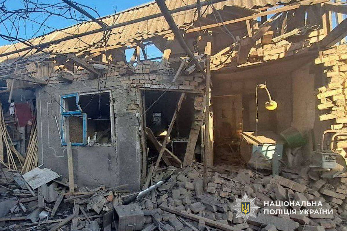 На Днепропетровщине в результате российских атак погибла пожилая женщина, еще четыре человека получили ранения: полиция документирует последствия очередного военного преступления На Днепропетровщине в результате российских атак погибла пожилая женщина, еще четыре человека получили ранения: полиция документирует последствия очередного военного преступления