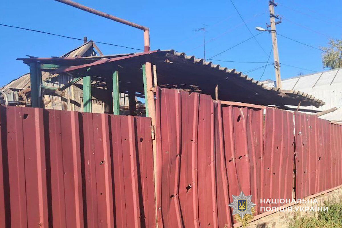 На Днепропетровщине в результате российских атак погибла пожилая женщина, еще четыре человека получили ранения: полиция документирует последствия очередного военного преступления На Днепропетровщине в результате российских атак погибла пожилая женщина, еще четыре человека получили ранения: полиция документирует последствия очередного военного преступления