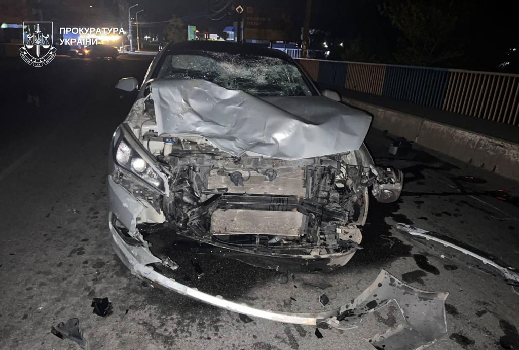 В Каменском в результате ДТП с участием полицейского погиб водитель скутера и пострадал ребенок В Каменском в результате ДТП с участием полицейского погиб водитель скутера и пострадал ребенок