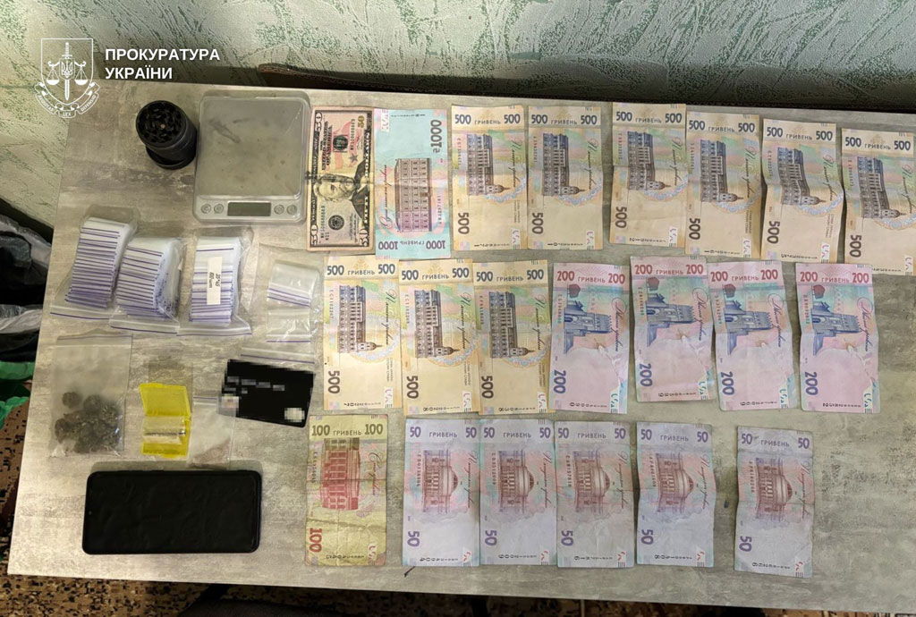 На Днепропетровщине будут судить 11 участников преступной организации «Белое братство», ежемесячно сбывавших до 35 тысяч доз психотропов На Днепропетровщине будут судить 11 участников преступной организации «Белое братство», ежемесячно сбывавших до 35 тысяч доз психотропов