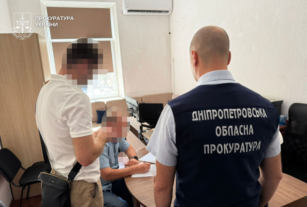 В Днепропетровской области приняты процессуальные решения по делам о ДТП с пострадавшими и погибшими, расследование которых длилось годами. Пятерым водителям сообщено о подозрении В Днепропетровской области приняты процессуальные решения по делам о ДТП с пострадавшими и погибшими, расследование которых длилось годами. Пятерым водителям сообщено о подозрении