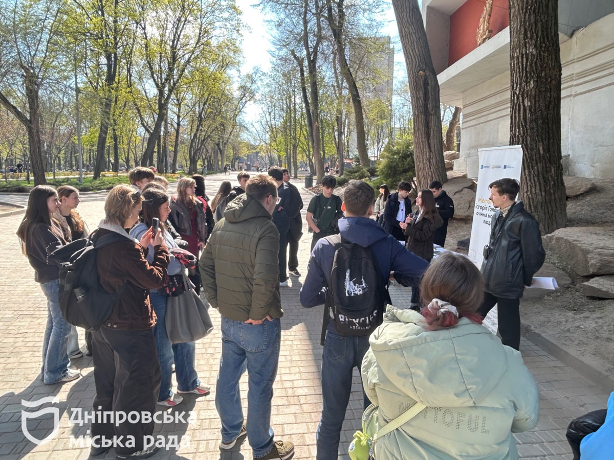 В Днепре запустили интерактивный маршрут памяти жертв Холокоста: истории оживают через QR-коды В Днепре запустили интерактивный маршрут памяти жертв Холокоста: истории оживают через QR-коды