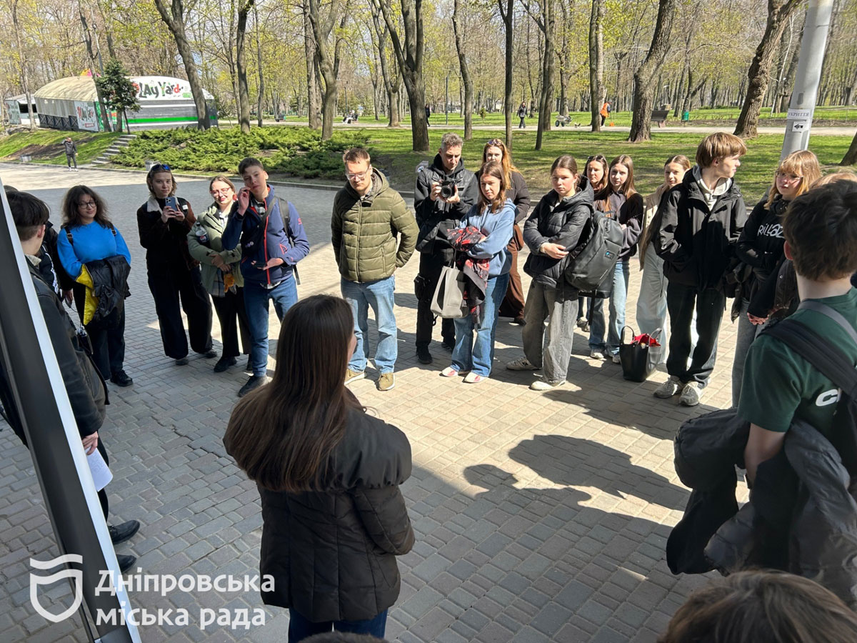 В Днепре запустили интерактивный маршрут памяти жертв Холокоста: истории оживают через QR-коды В Днепре запустили интерактивный маршрут памяти жертв Холокоста: истории оживают через QR-коды