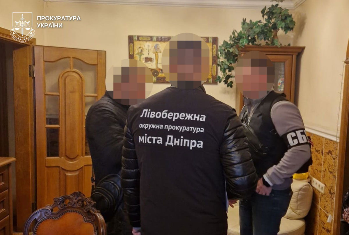 Бронь, зарплаты и фиктивные люди: что нашли следователи в Днепре Бронь, зарплаты и фиктивные люди: что нашли следователи в Днепре