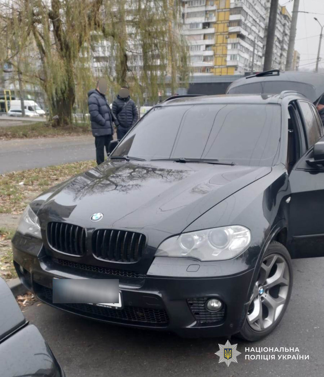 Нелегальный выезд за $12 тысяч: в Днепре разоблачили организаторов схемы Нелегальный выезд за $12 тысяч: в Днепре разоблачили организаторов схемы