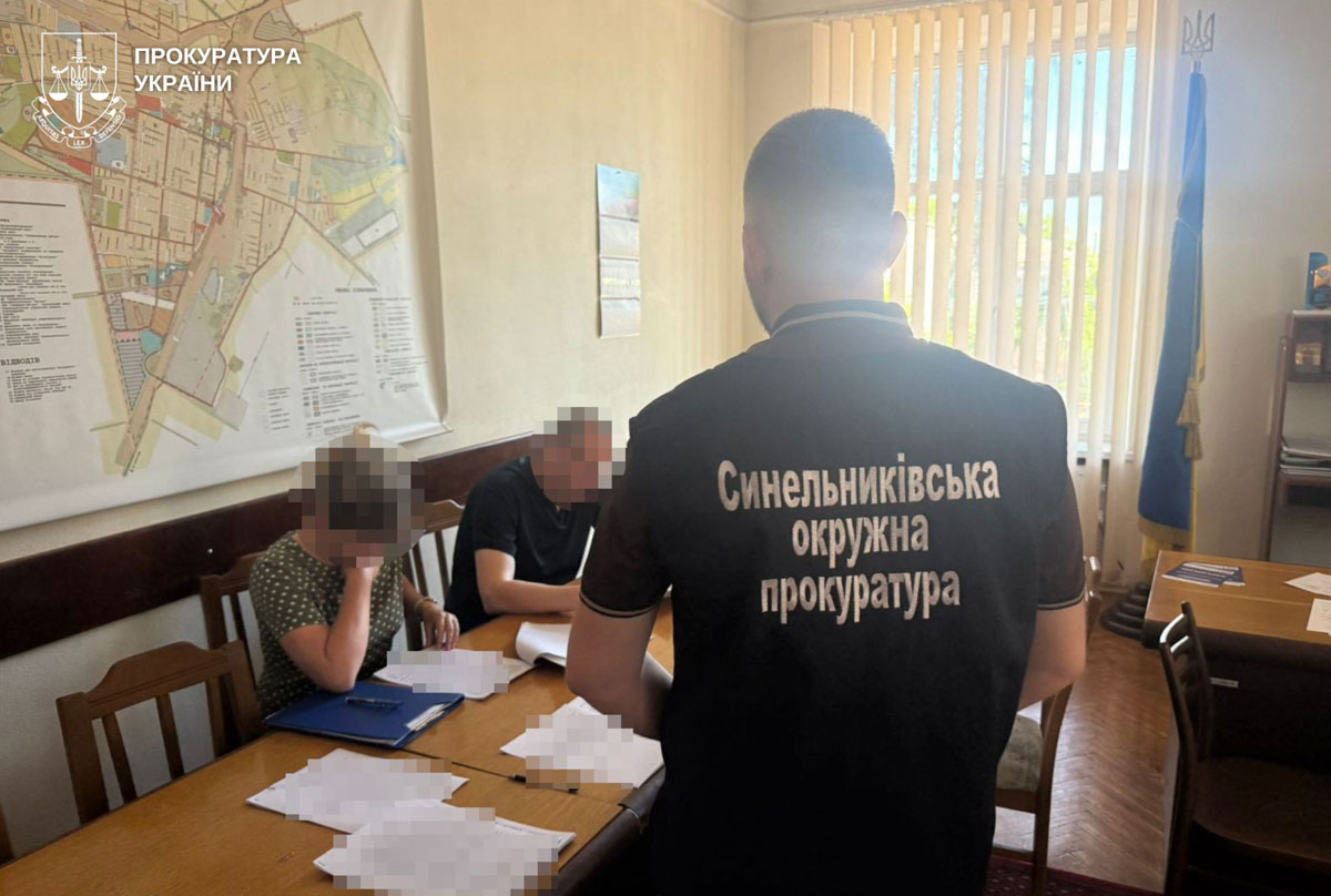 Почти 5 миллионов гривен ущерба: в Днепропетровской области будут судить мэра и чиновниц по делу о закупке жилья для детского дома семейного типа Почти 5 миллионов гривен ущерба: в Днепропетровской области будут судить мэра и чиновниц по делу о закупке жилья для детского дома семейного типа