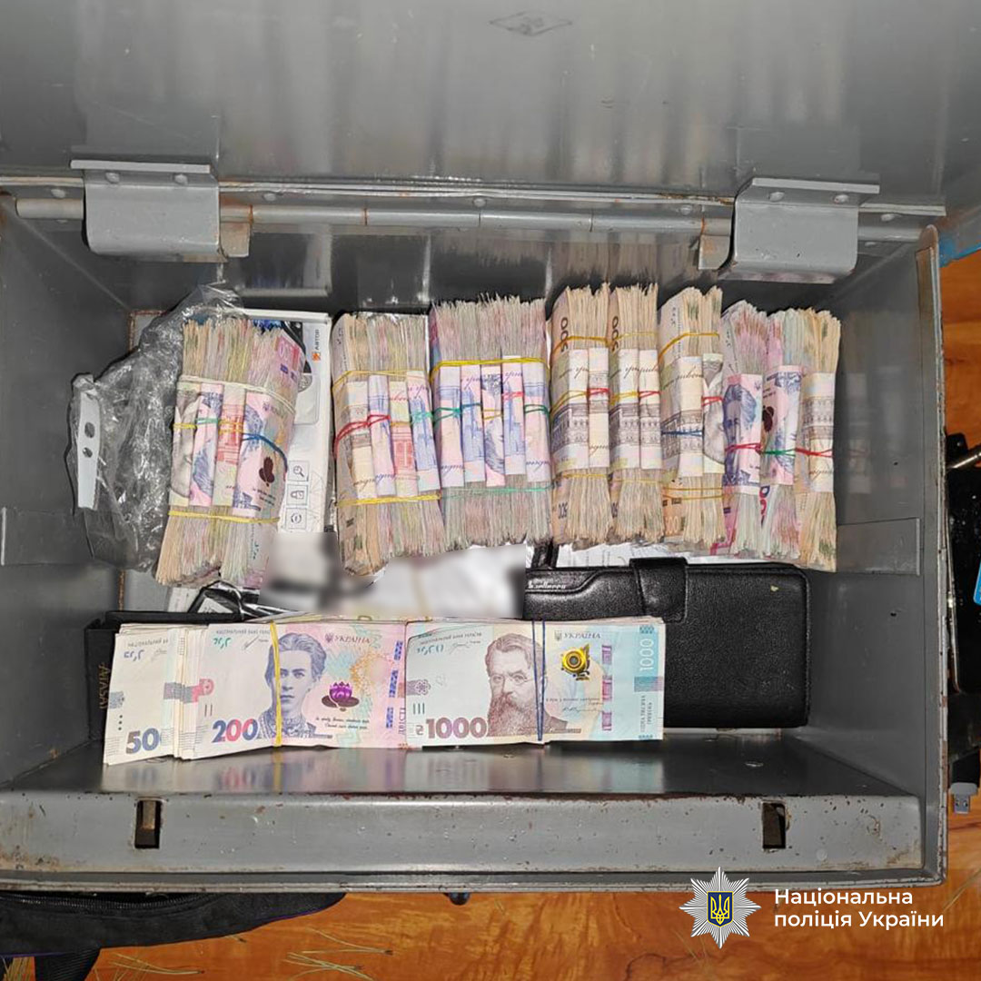 В Кривом Роге будут судить 13 участников подпольной сети по производству сигарет и алкоголя: изъята продукция более чем на 50 миллионов гривен В Кривом Роге будут судить 13 участников подпольной сети по производству сигарет и алкоголя: изъята продукция более чем на 50 миллионов гривен