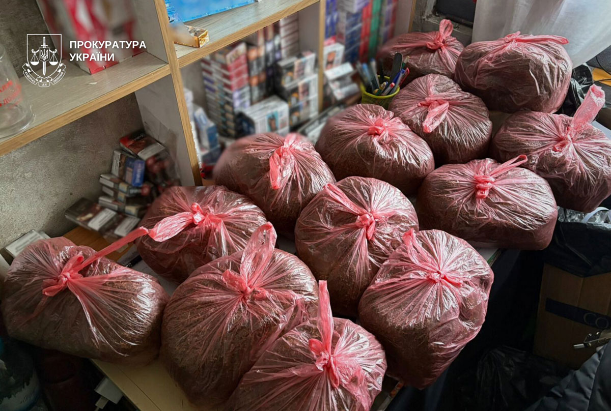 В Кривом Роге будут судить 13 участников подпольной сети по производству сигарет и алкоголя: изъята продукция более чем на 50 миллионов гривен В Кривом Роге будут судить 13 участников подпольной сети по производству сигарет и алкоголя: изъята продукция более чем на 50 миллионов гривен