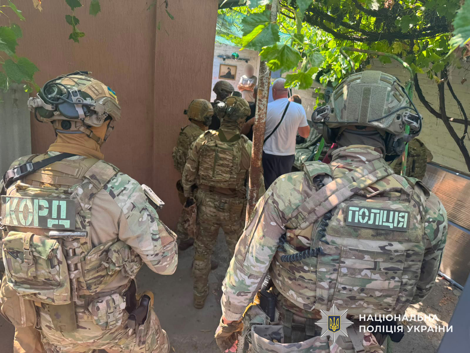 Павлоград: полиция задержала подозреваемых в вымогательстве 5 тысяч долларов и двух автомобилей Павлоград: полиция задержала подозреваемых в вымогательстве 5 тысяч долларов и двух автомобилей