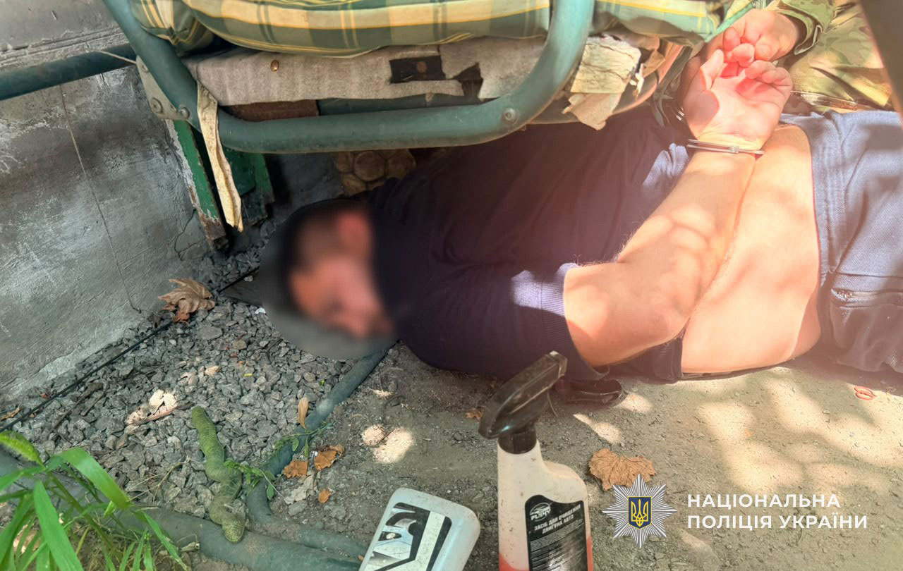 Павлоград: полиция задержала подозреваемых в вымогательстве 5 тысяч долларов и двух автомобилей Павлоград: полиция задержала подозреваемых в вымогательстве 5 тысяч долларов и двух автомобилей
