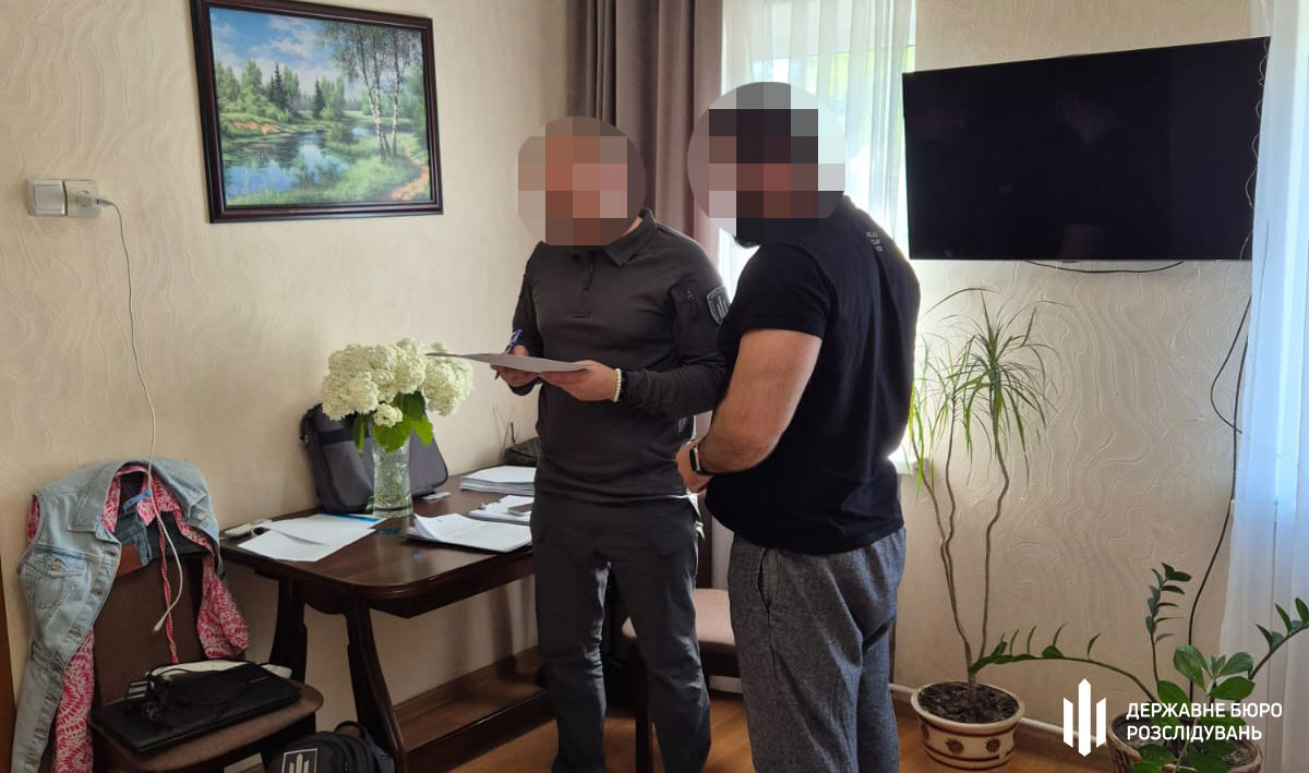 На Днепропетровщине задержали начальника полиции охраны: его подозревают в систематических поборах с подчинённых На Днепропетровщине задержали начальника полиции охраны: его подозревают в систематических поборах с подчинённых