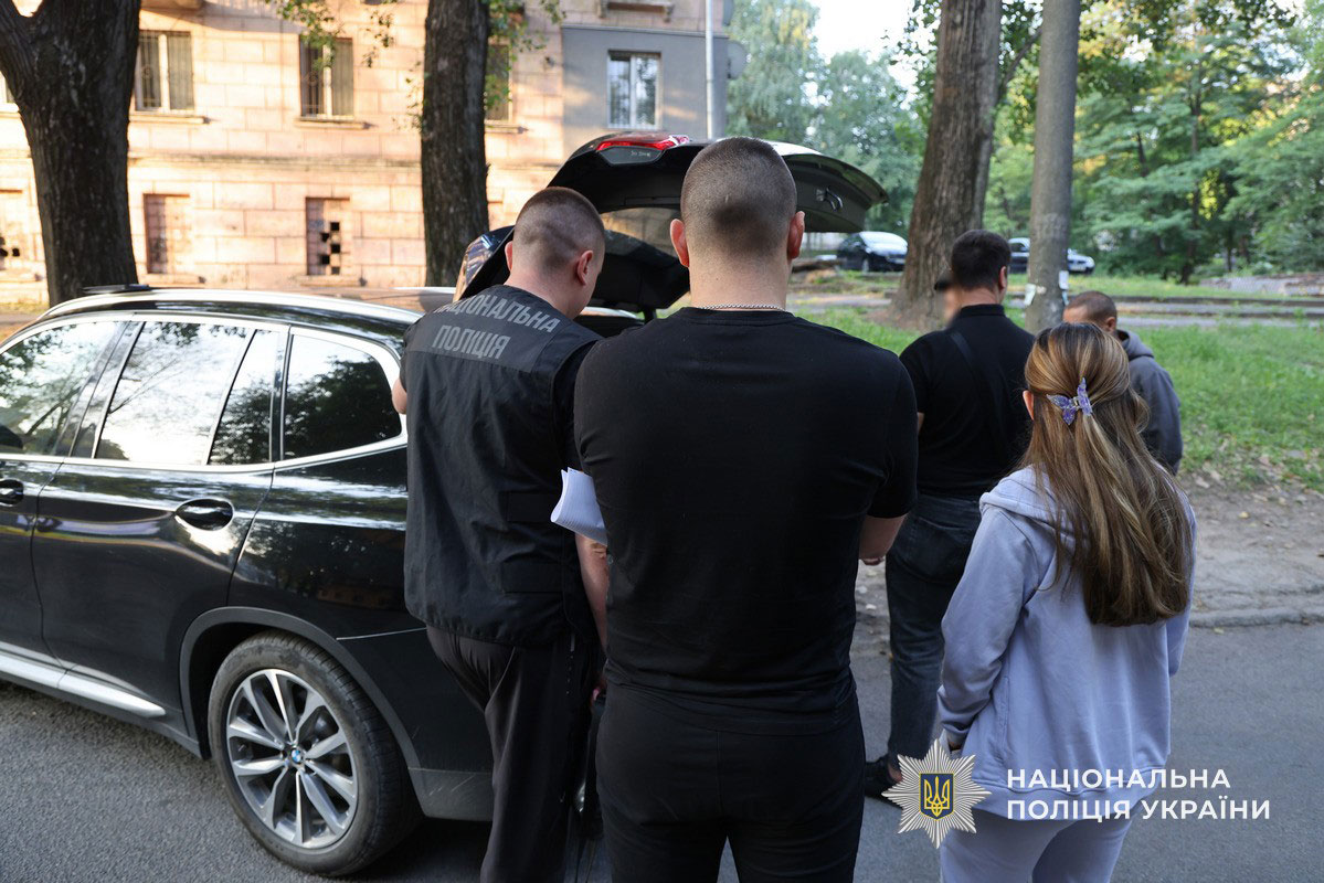 В Каменском разоблачили мошеннический кол-центр: девять человек подозреваются в обмане граждан Израиля В Каменском разоблачили мошеннический кол-центр: девять человек подозреваются в обмане граждан Израиля