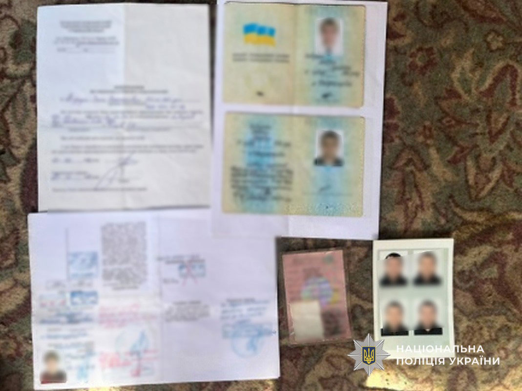 В Днепре за 20 тысяч долларов обещали оформить фиктивную отсрочку и удостоверения УБД: полиция раскрыла схему В Днепре за 20 тысяч долларов обещали оформить фиктивную отсрочку и удостоверения УБД: полиция раскрыла схему
