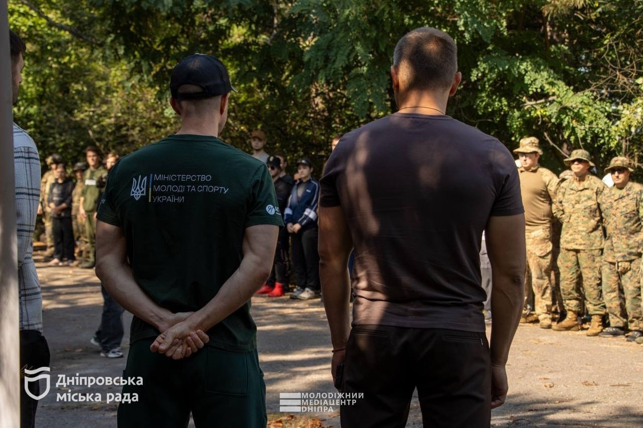 В Днепре прошёл крупнейший молодёжный военный тренинг «Нация непокорённых»: 140 участников освоили навыки, которые спасают жизни В Днепре прошёл крупнейший молодёжный военный тренинг «Нация непокорённых»: 140 участников освоили навыки, которые спасают жизни