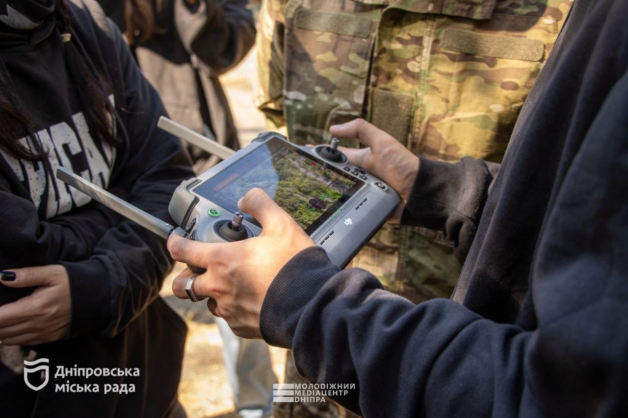 В Днепре прошёл крупнейший молодёжный военный тренинг «Нация непокорённых»: 140 участников освоили навыки, которые спасают жизни В Днепре прошёл крупнейший молодёжный военный тренинг «Нация непокорённых»: 140 участников освоили навыки, которые спасают жизни