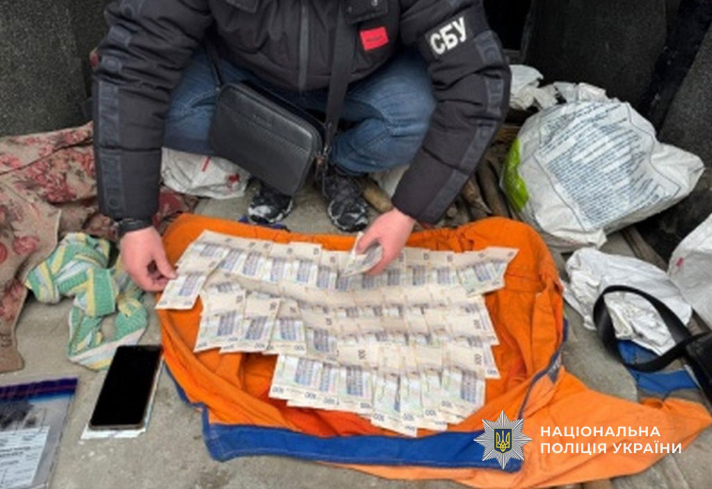 В Днепропетровской области полицейские сообщили о подозрении участникам преступной группы, которые организовали продажу мест на кладбище В Днепропетровской области полицейские сообщили о подозрении участникам преступной группы, которые организовали продажу мест на кладбище