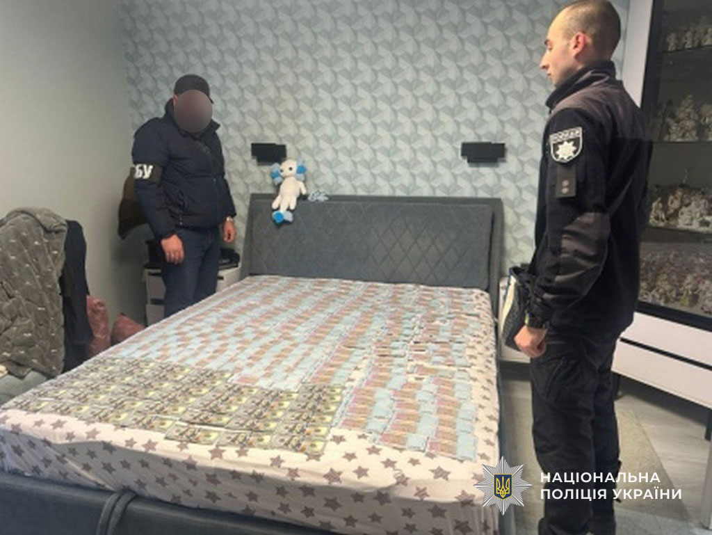 В Днепропетровской области полицейские сообщили о подозрении участникам преступной группы, которые организовали продажу мест на кладбище В Днепропетровской области полицейские сообщили о подозрении участникам преступной группы, которые организовали продажу мест на кладбище