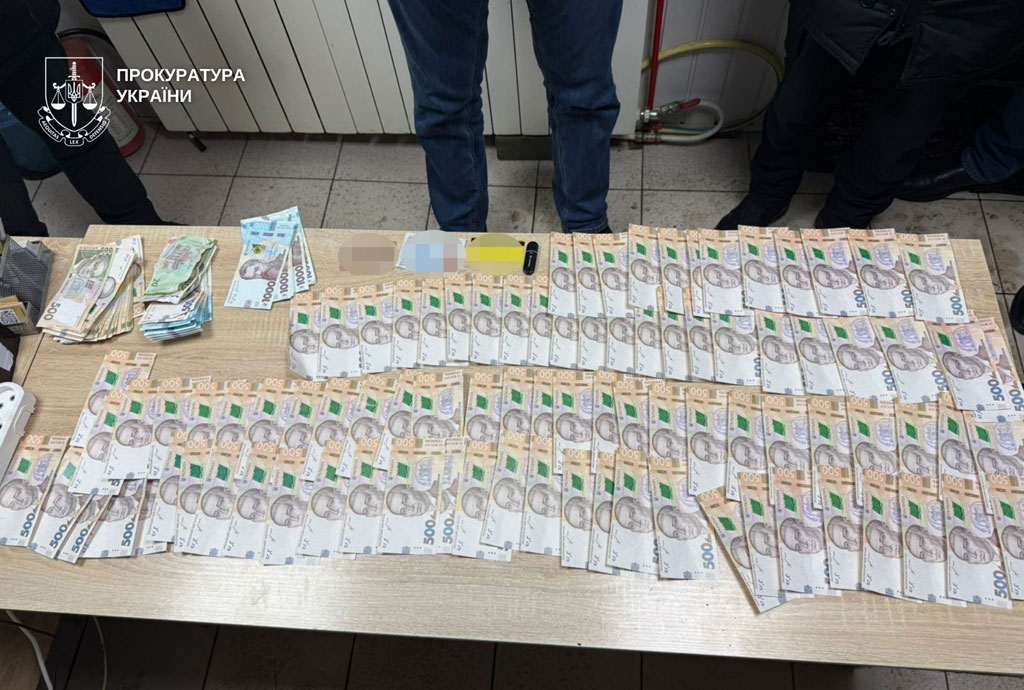 В Днепропетровской области полицейские сообщили о подозрении участникам преступной группы, которые организовали продажу мест на кладбище В Днепропетровской области полицейские сообщили о подозрении участникам преступной группы, которые организовали продажу мест на кладбище