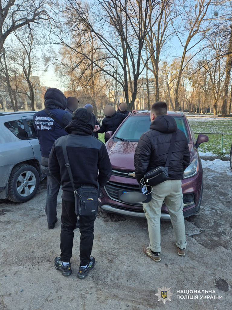 7,5 тыс. долларов США за «бронь»: в Днепре разоблачена схема уклонения от мобилизации 7,5 тыс. долларов США за «бронь»: в Днепре разоблачена схема уклонения от мобилизации