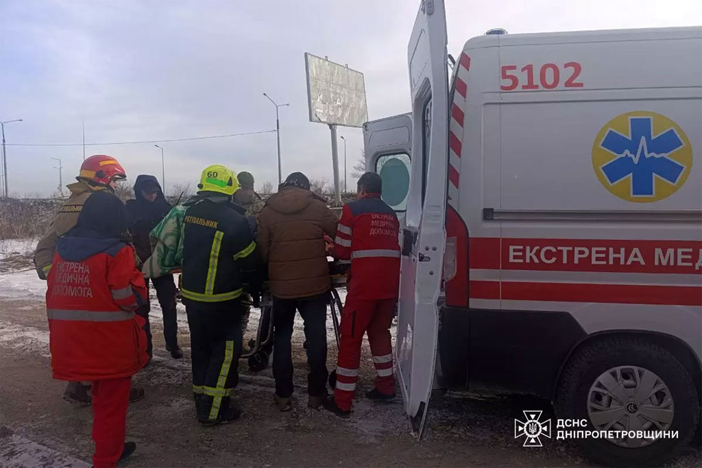 В Днепровском районе чрезвычайники деблокировали женщину из поврежденного в результате ДТП автомобиля В Днепровском районе чрезвычайники деблокировали женщину из поврежденного в результате ДТП автомобиля