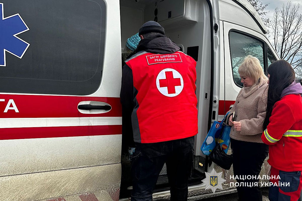 «Белые Ангелы» помогли пожилой женщине вернуться из Никополя домой во Львов «Белые Ангелы» помогли пожилой женщине вернуться из Никополя домой во Львов