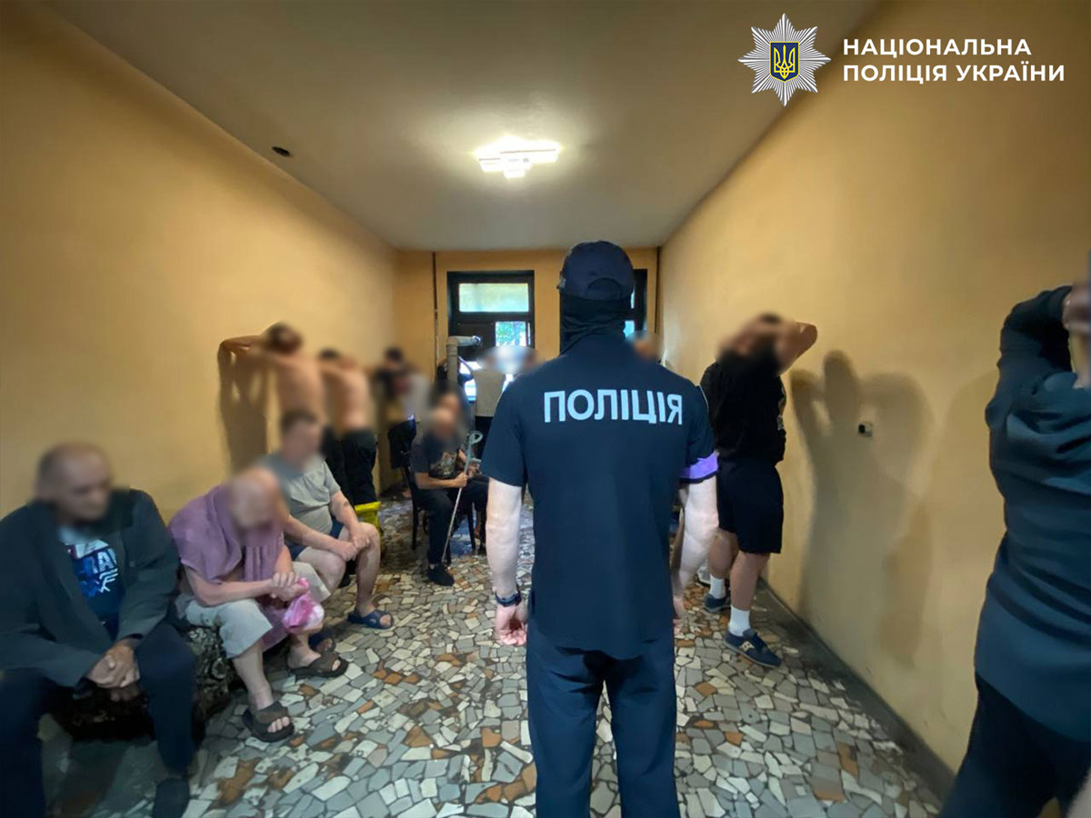 В Кривом Роге ликвидировали преступную вертикаль в колонии: подозрение получили шесть участников криминальной сети В Кривом Роге ликвидировали преступную вертикаль в колонии: подозрение получили шесть участников криминальной сети
