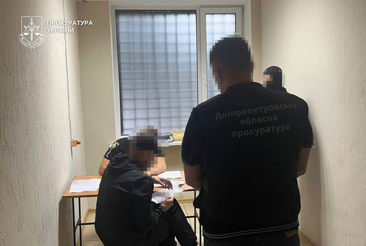 В Кривом Роге ликвидировали преступную вертикаль в колонии: подозрение получили шесть участников криминальной сети В Кривом Роге ликвидировали преступную вертикаль в колонии: подозрение получили шесть участников криминальной сети
