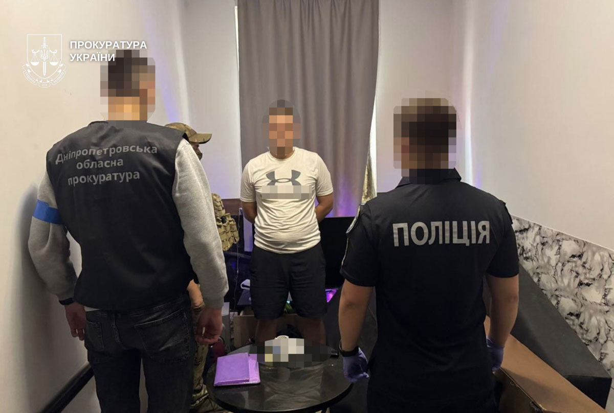 В Кривом Роге ликвидировали преступную вертикаль в колонии: подозрение получили шесть участников криминальной сети В Кривом Роге ликвидировали преступную вертикаль в колонии: подозрение получили шесть участников криминальной сети