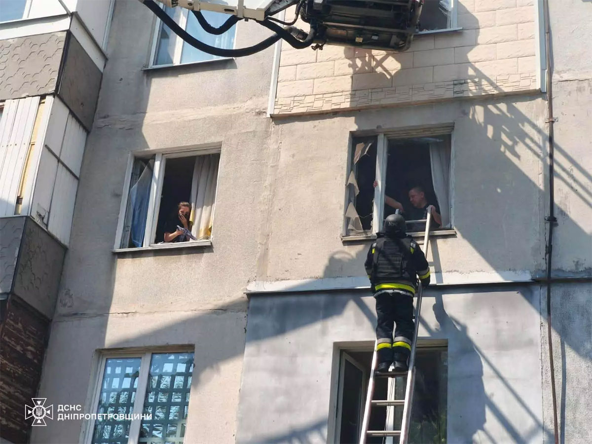 Авиаудар по Павлограду: двое погибших, десять раненых. Правоохранители расследуют очередное военное преступление Авиаудар по Павлограду: двое погибших, десять раненых. Правоохранители расследуют очередное военное преступление